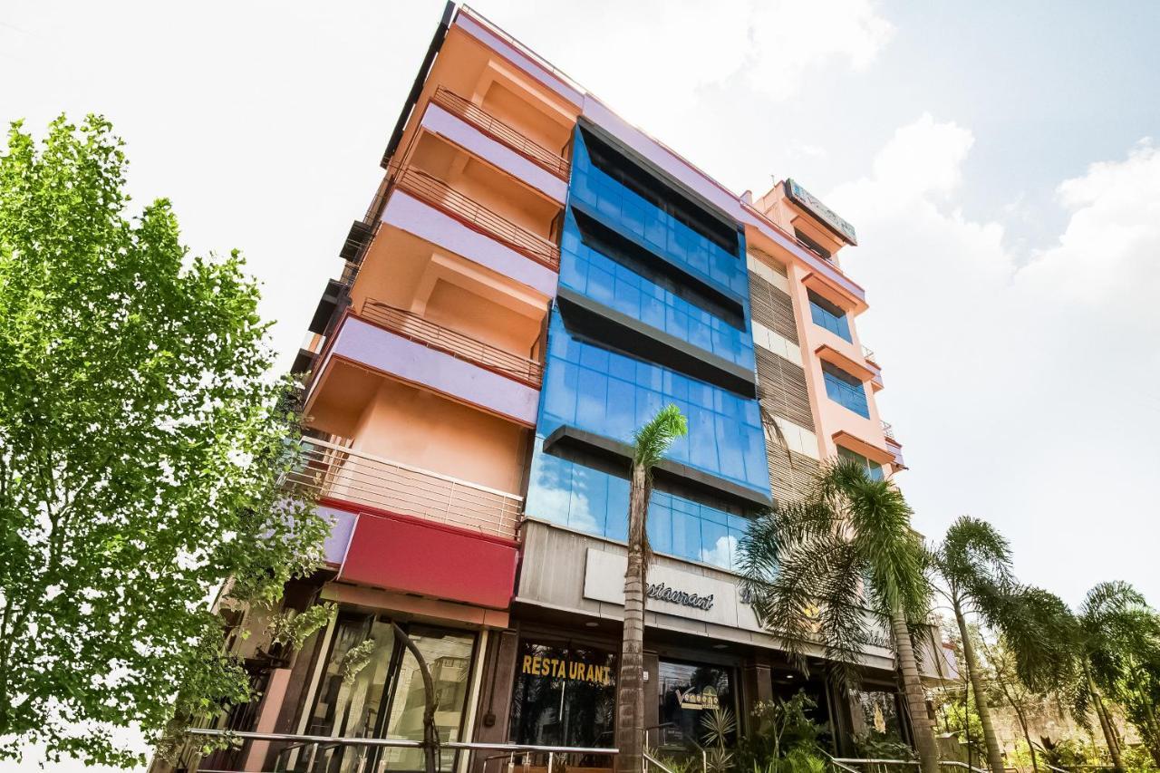 Oyo 62964 Hotel Vandana Grand Nellore Exterior foto