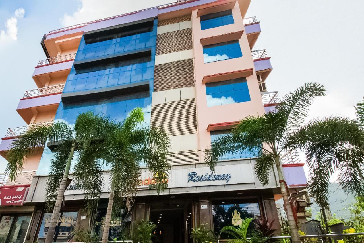 Oyo 62964 Hotel Vandana Grand Nellore Exterior foto